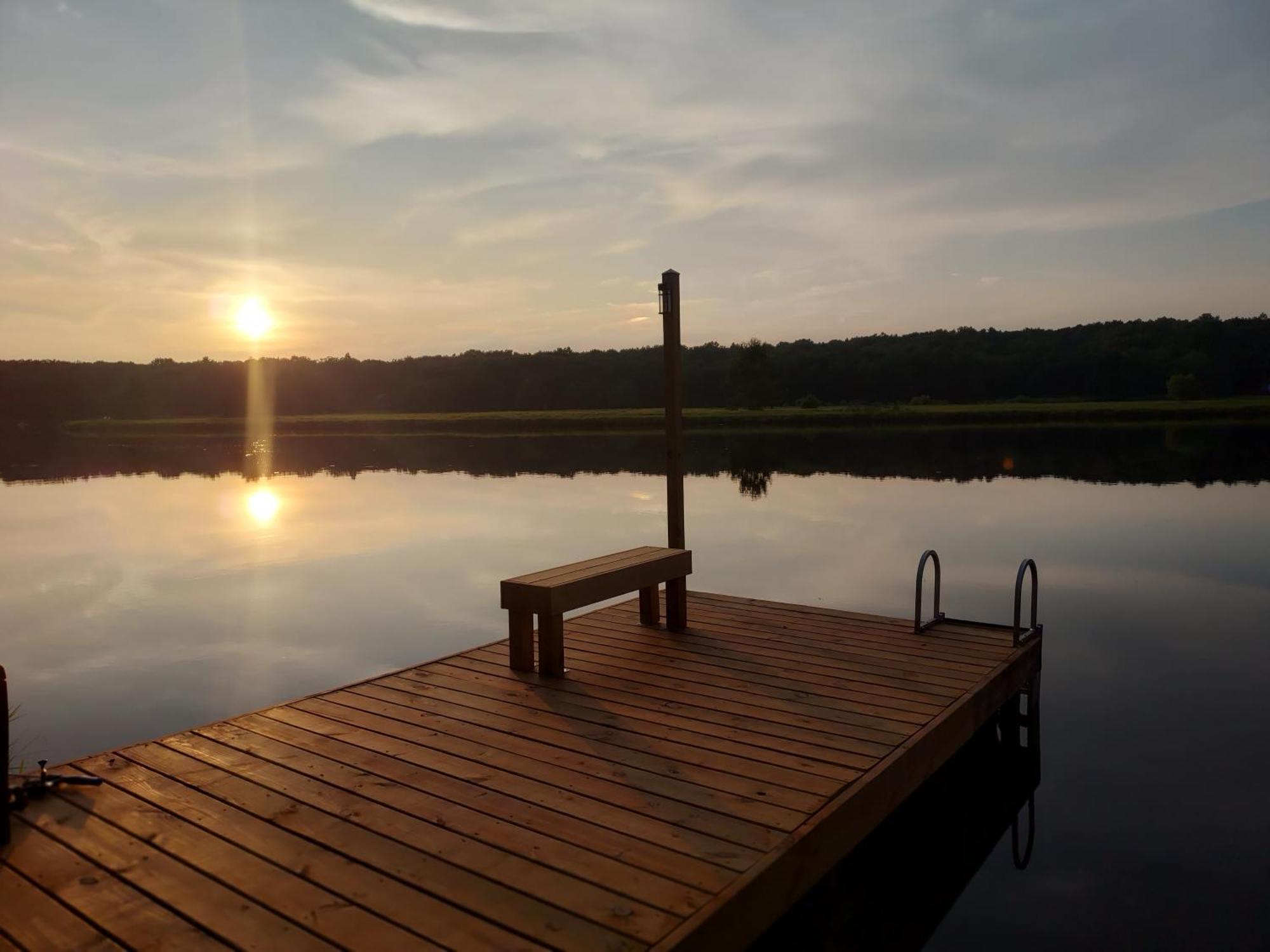 Poconos Brand New Lakefront Oasis 1 Acre, Hottub Gameroom Firepits Talk About Privacy Albrightsville Exterior foto