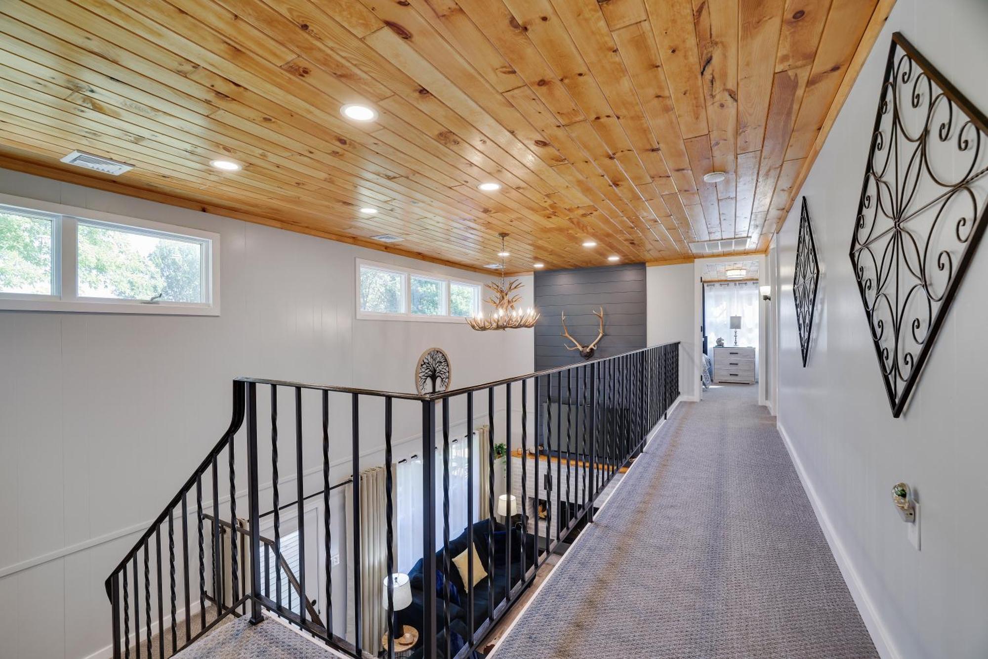 Poconos Brand New Lakefront Oasis 1 Acre, Hottub Gameroom Firepits Talk About Privacy Albrightsville Exterior foto
