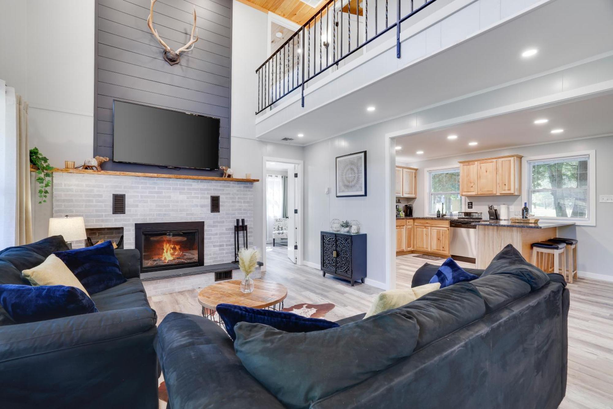 Poconos Brand New Lakefront Oasis 1 Acre, Hottub Gameroom Firepits Talk About Privacy Albrightsville Exterior foto