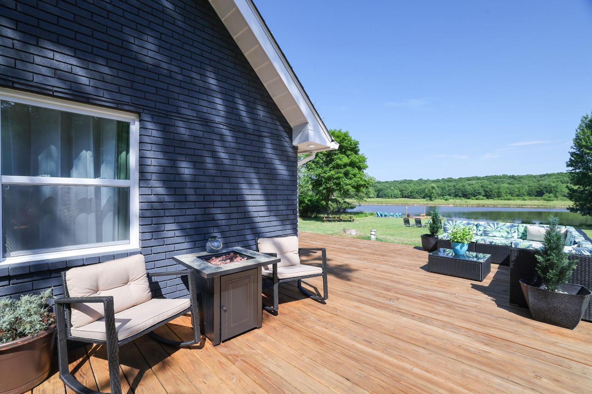 Poconos Brand New Lakefront Oasis 1 Acre, Hottub Gameroom Firepits Talk About Privacy Albrightsville Exterior foto