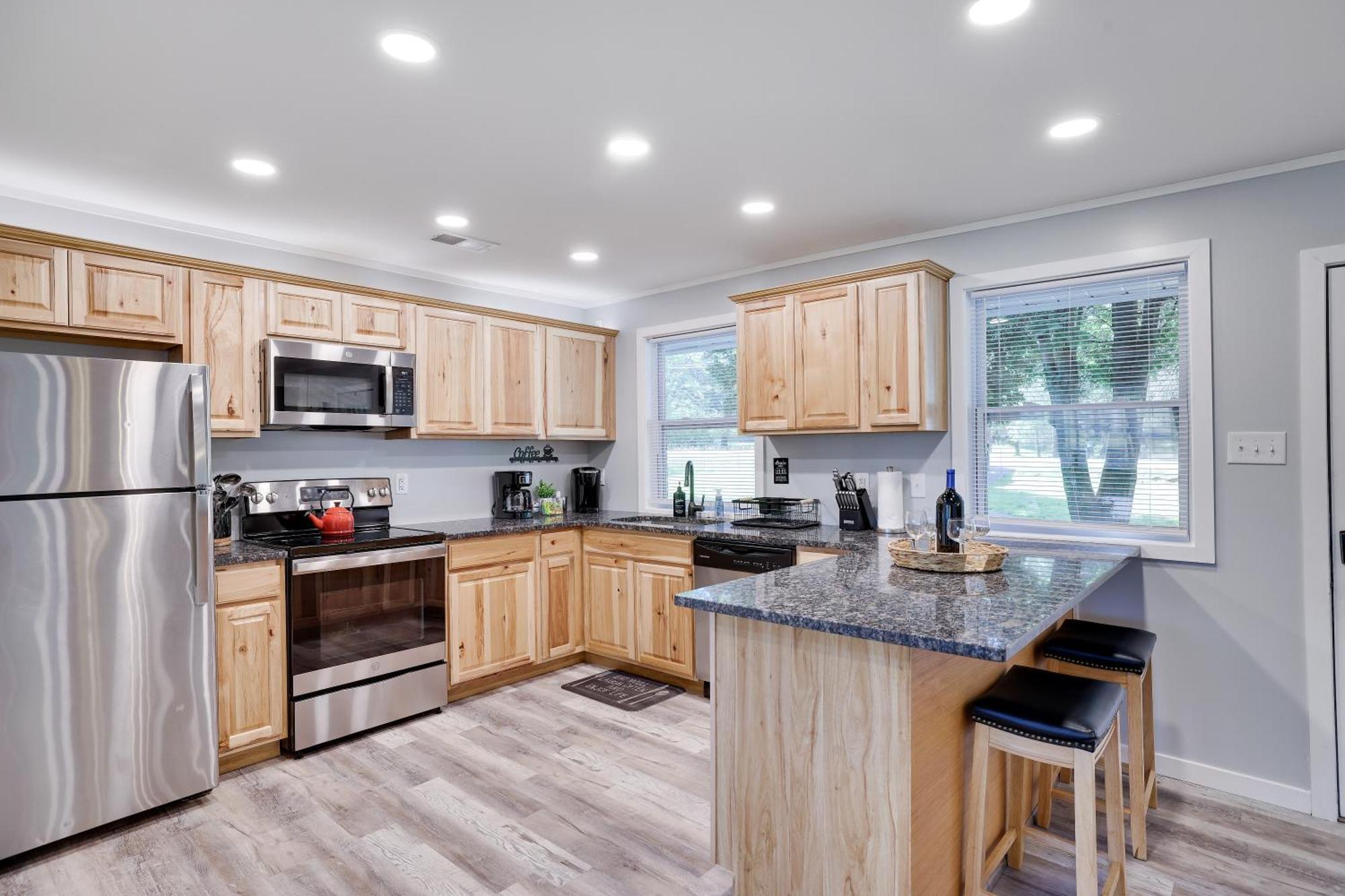 Poconos Brand New Lakefront Oasis 1 Acre, Hottub Gameroom Firepits Talk About Privacy Albrightsville Exterior foto
